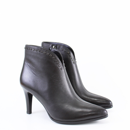 Ботильоны с острым носом